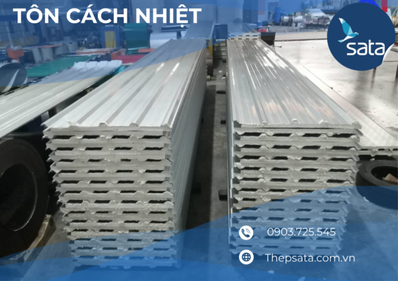 Đo đạc chính xác kích thước khu vực cần lợp tôn để tính toán số lượng và cắt tôn phù hợp.