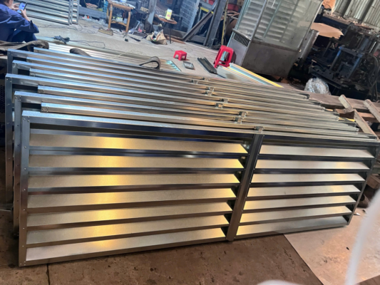 Louver nhôm không chứa hóa chất độc hại, có khả năng tái chế, thân thiện với môi trường sống.