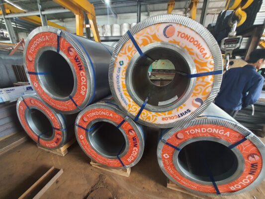 Trên thị trường hiện nay, tôn Đông Á là một trong những sản phẩm được sử dụng phổ biến