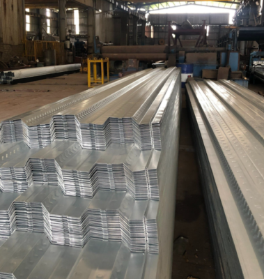 Tôn đổ sàn 0.95mm được sản xuất từ thép mạ kẽm hoặc thép mạ hợp kim nhôm kẽm