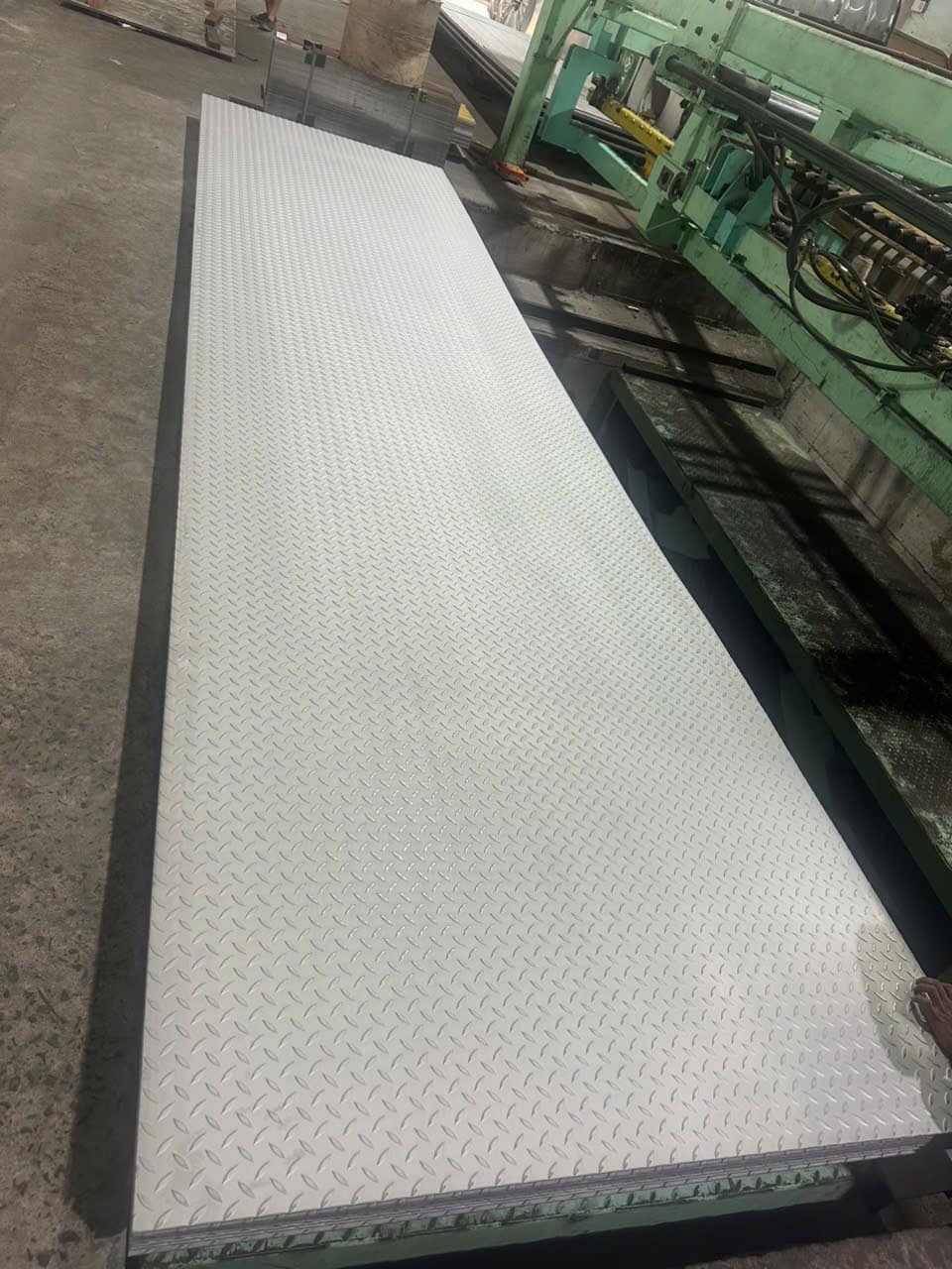 Tấm Inox Gân Chống Trượt