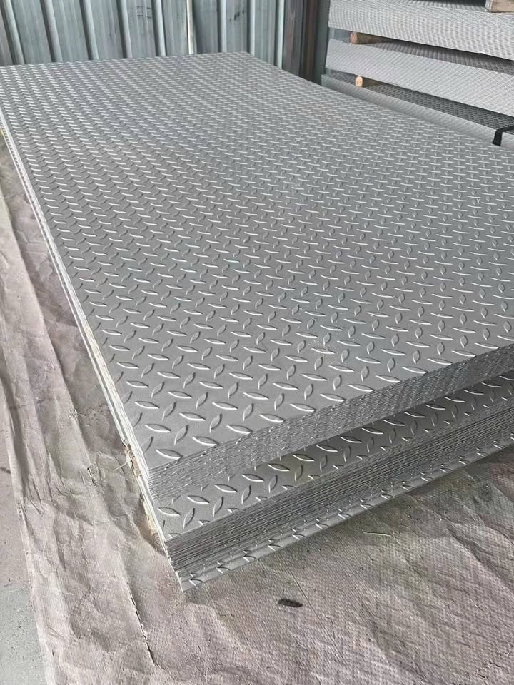 Tấm Inox Chống Trượt 