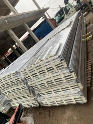 Đặt tôn ở nơi khô ráo, thoáng mát, tránh ánh nắng trực tiếp và nơi ẩm ướt.