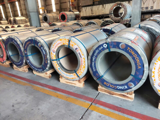 Lựa chọn phổ biến trong ngành xây dựng nhờ vào độ bền, khả năng chống chịu tốt và giá thành hợp lý