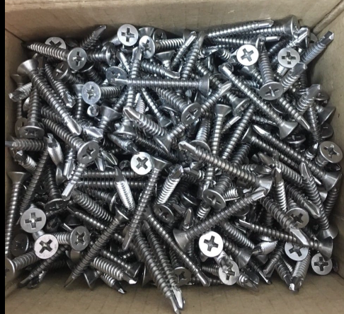 Vít Inox