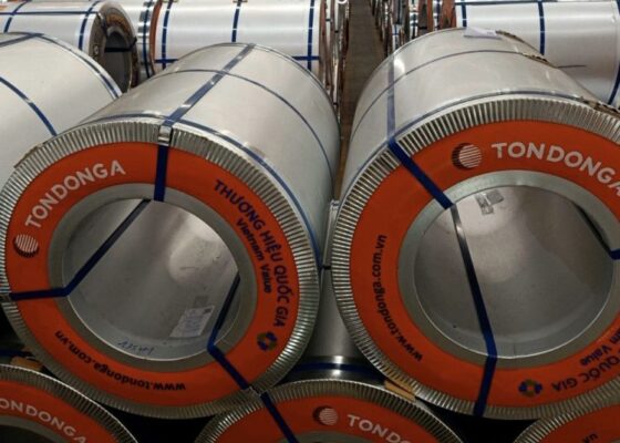 Tôn Đông Á sử dụng nguyên liệu thép nền cao cấp, nhập khẩu từ các nhà cung cấp uy tín trên thế giới, đảm bảo chất lượng sản phẩm ngay từ đầu vào.