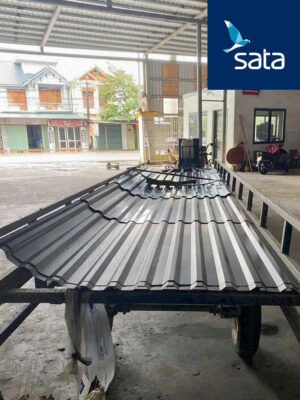 Tôn từ dự án dư thừa hoặc hàng tồn kho nhà máy thường mới và giá ổn định hơn loại đã qua sử dụng lâu ngày.
