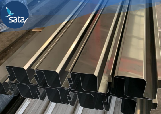 Quy trình dập máng inox 430 hiện nay đa phần được thực hiện bằng máy chấn CNC tự động hoặc dây chuyền dập thủy lực