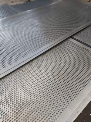 Độ bền vượt trội – Chịu lực tốt, chống ăn mòn, chịu được môi trường ngoài trời.