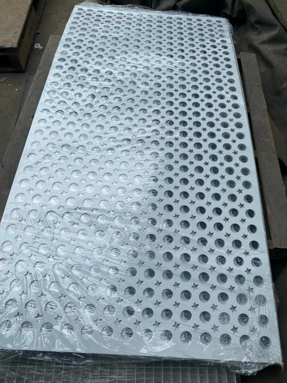 tôn đục lỗ 6 tôn đục lỗ