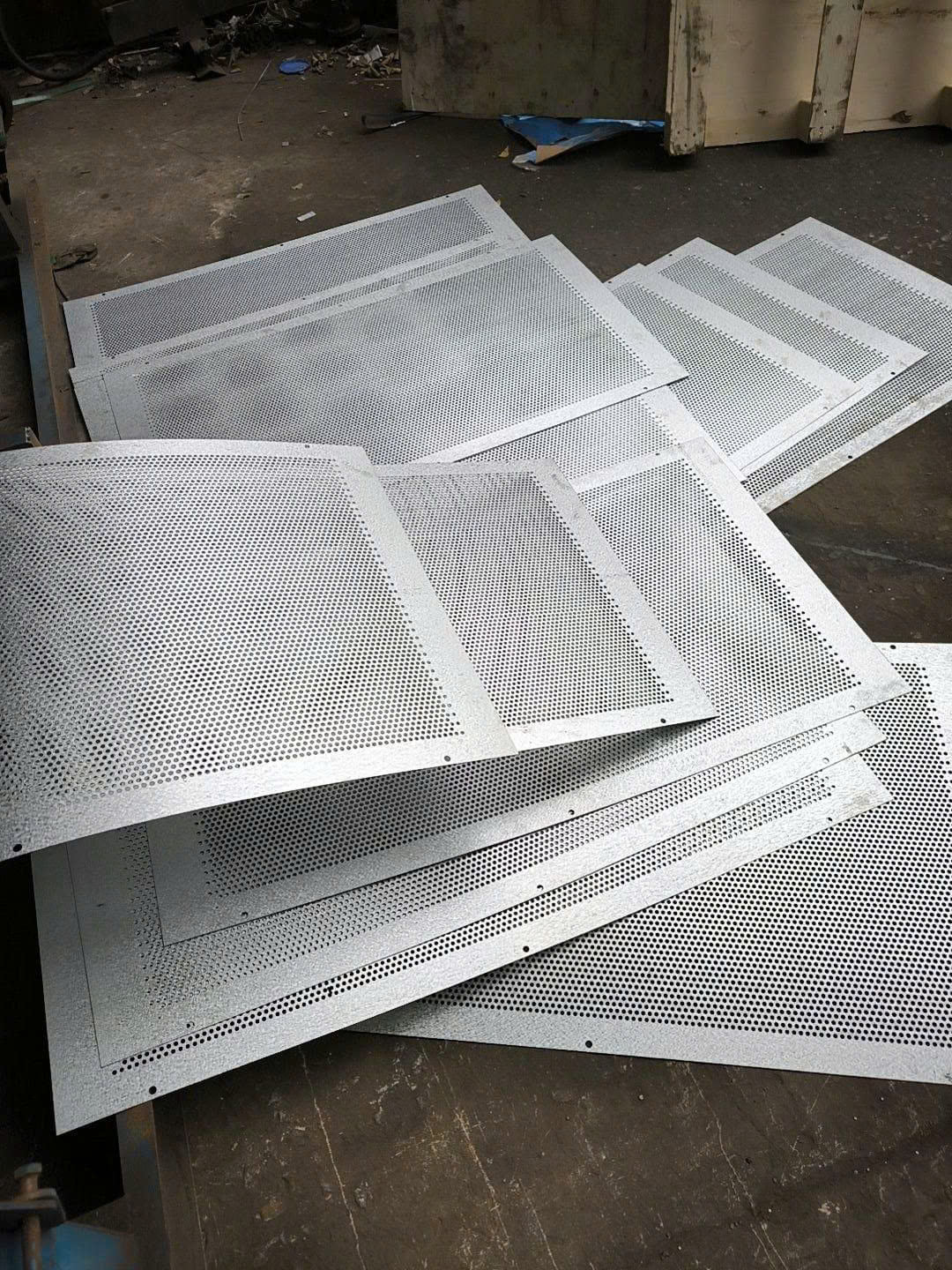 Tôn Đục Lỗ Tròn Tôn Đục Lỗ Tròn