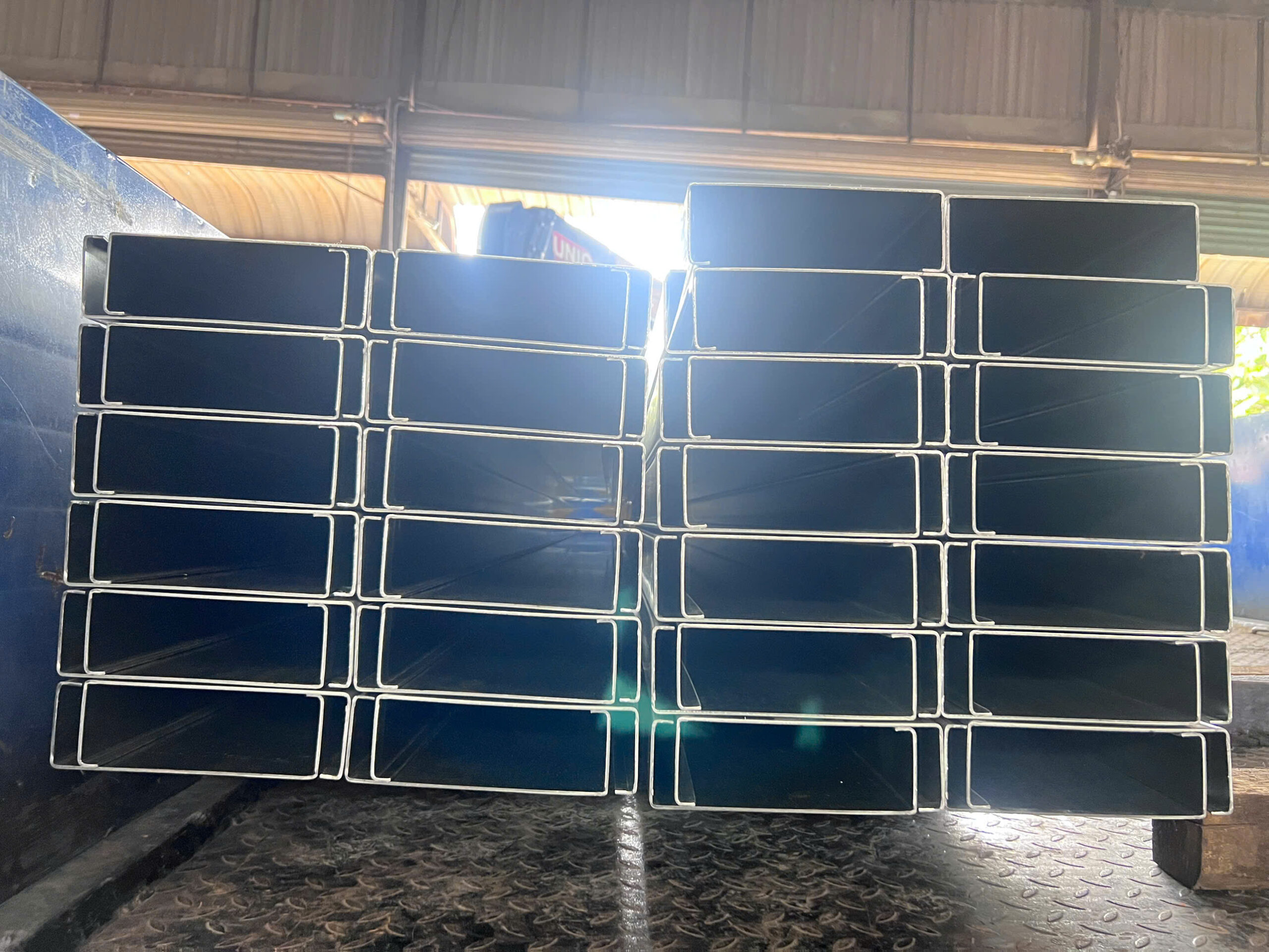 So sánh xà gồ C125 vs Z125 vs thép hộp vs gỗ