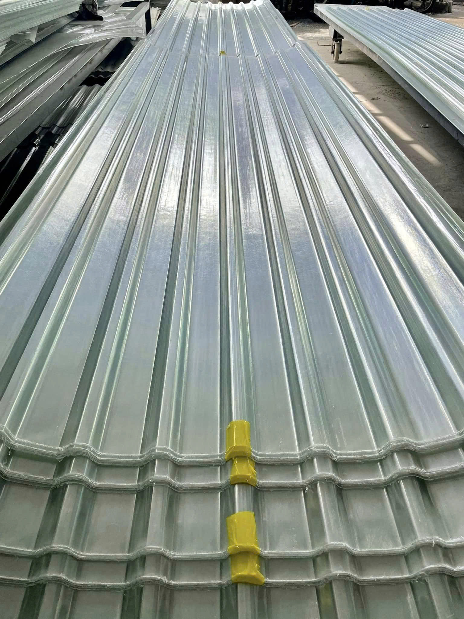Tôn nhựa lấy sáng Tôn nhựa lấy sáng