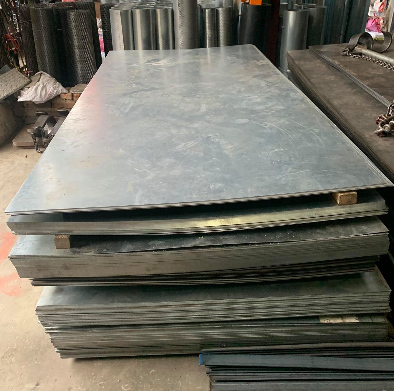 Hướng dẫn bảo trì tôn phẳng dày 1mm hiệu quả