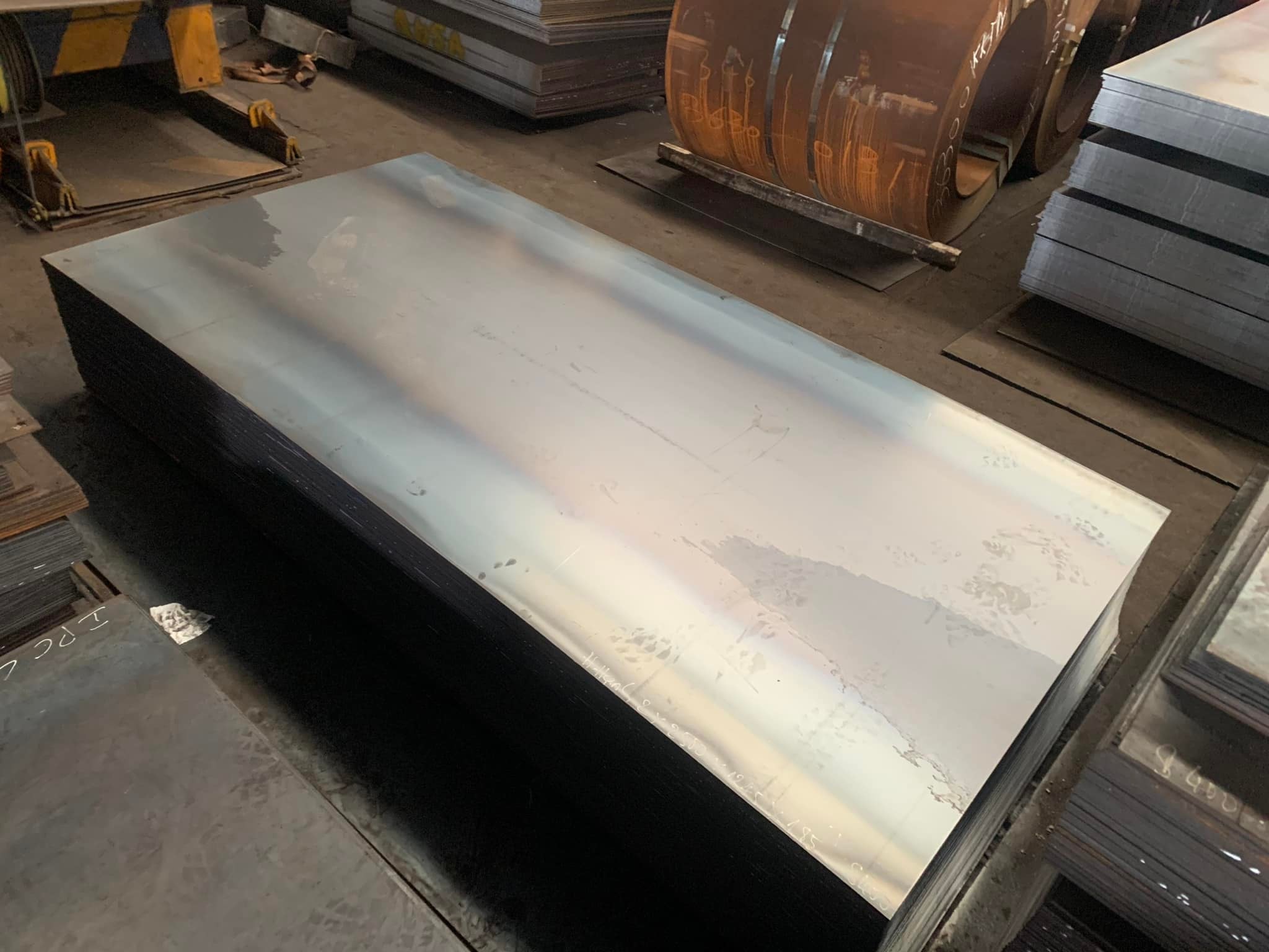 Tôn phẳng dày 1mm là gì?