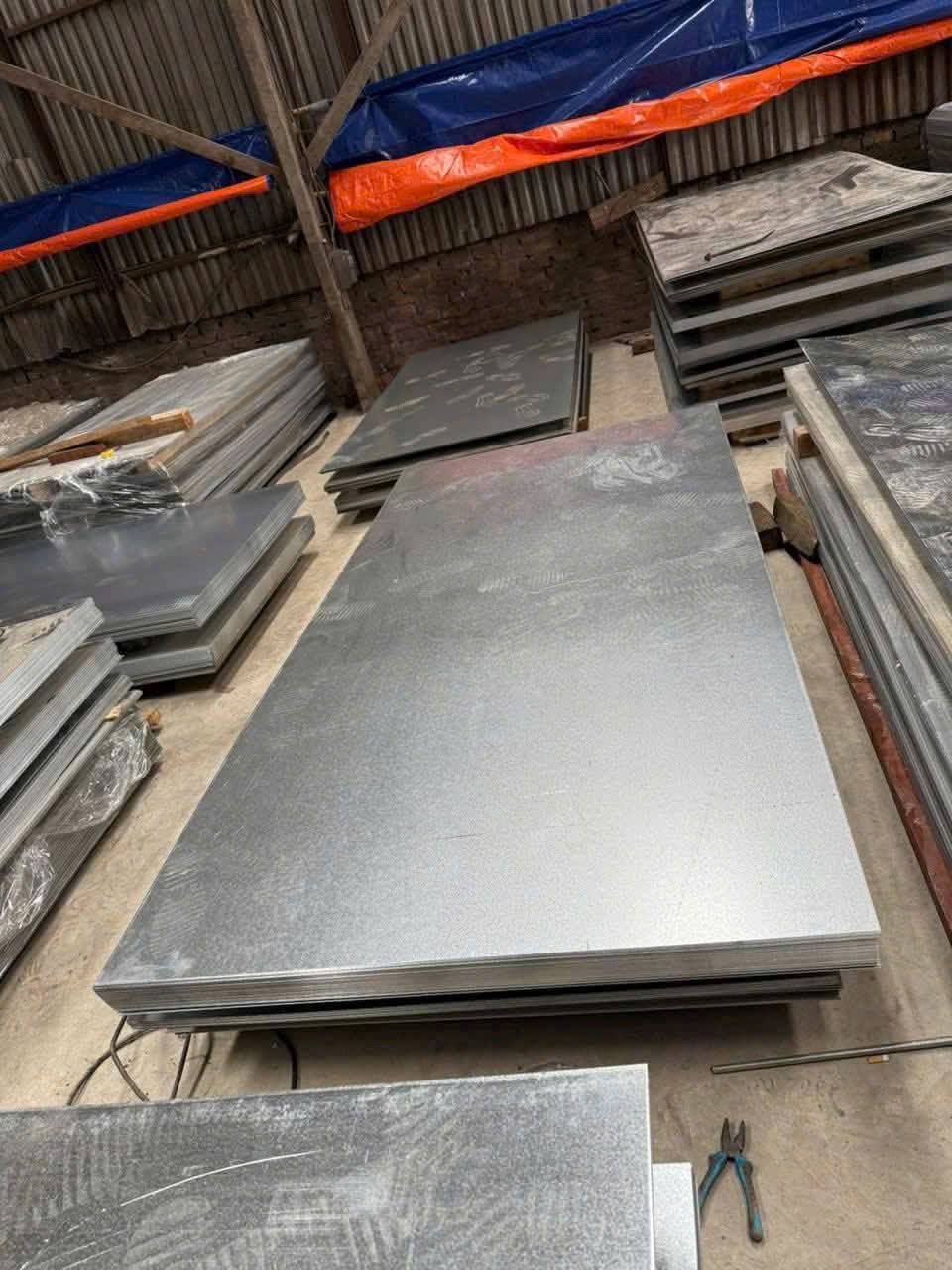 Top 7 sai lầm khi mua tôn phẳng 2mm khiến chi phí đội lên