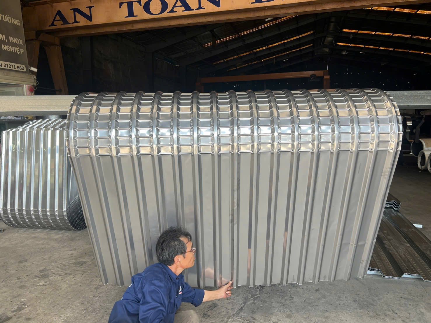 Hướng dẫn tính diện tích mái tôn vòm đều đơn giản dễ hiểu